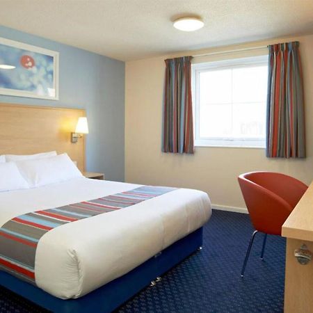 Travelodge Newbury Tot Hill Highclere Екстер'єр фото