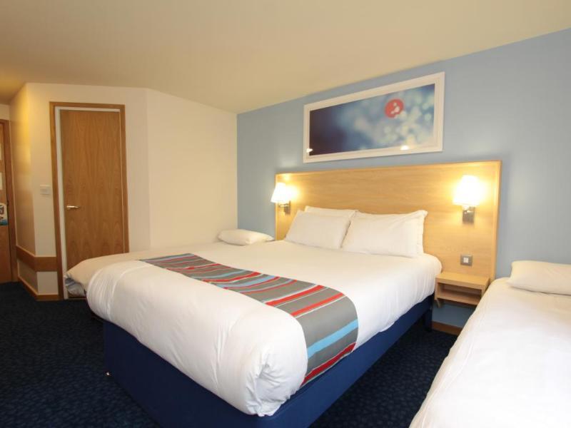 Travelodge Newbury Tot Hill Highclere Екстер'єр фото