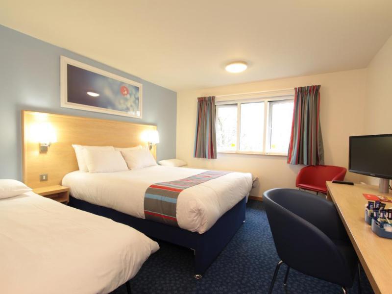 Travelodge Newbury Tot Hill Highclere Екстер'єр фото
