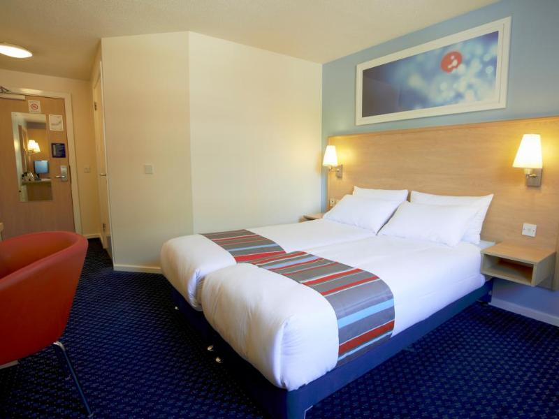 Travelodge Newbury Tot Hill Highclere Екстер'єр фото